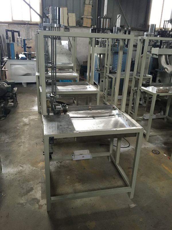 High Speed Disposable Paper Box Making Machine 4KW 380V For Lunch Box